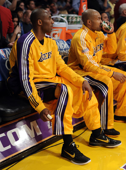 表现卓越的 表现卓越的