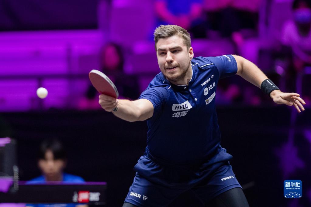 通过卓越的 通过卓越的