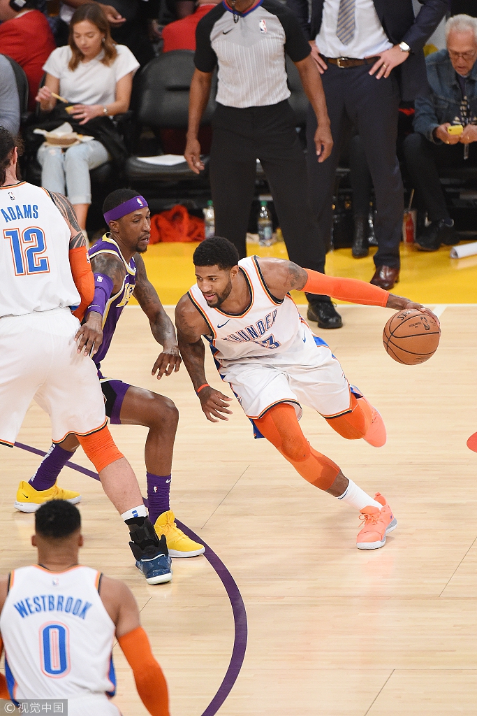 游泳女神 游泳女神